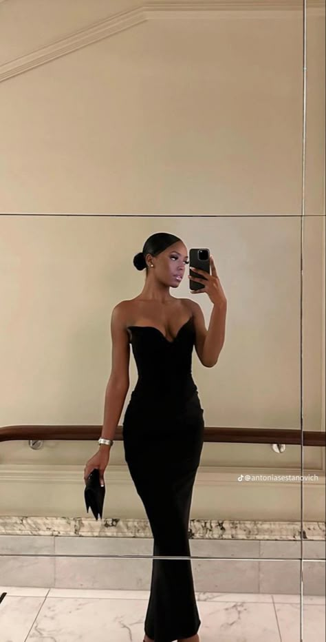 Elegant Dress Black Women, Wedding Guest Outfit Black Women, Off Shoulder Dress Hairstyle, Black Woman Dress, Black Dress Wedding Guest, Grad Outfits, Prom Dress Evening, Black Dress Outfits, Classy Casual Outfits