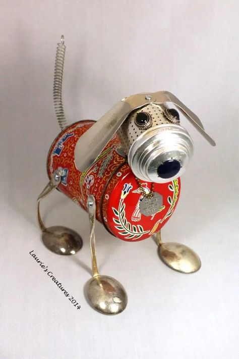 Tin Can Art, Robot Sculpture, Recycled Art Projects, Object Art, Trash Art, Tin Can Crafts, Found Object Art, Upcycled Art, Tin Art