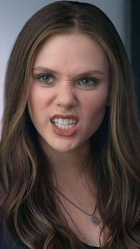 Olsen Scarlet Witch, Elizabeth Olsen Scarlet Witch, Scarlet Witch Marvel, Scarlett Witch, Lucy Hale, Marvel Girls, Marvel Women, Funny Face, Elizabeth Olsen