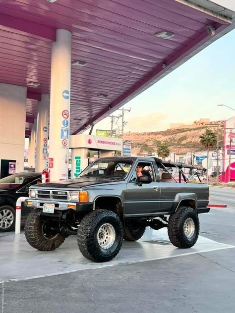 90s Toyota Truck, Prerunner Trucks, Toyota Prerunner, Nissan Hardbody 4x4, Toyota 4runner 1st Gen, First Gen 4runner, Old 4runner, Toyota Trucks 4x4 Old, 1st Gen 4runner