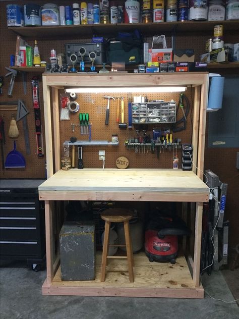 Small Workbench, Small Woodworking Shop Ideas, Garage Workshop Organization, Workbench Plans Diy, Small Garage, Garage Tool Storage, Tool Storage Diy, Diy Workbench, Workbench Plans