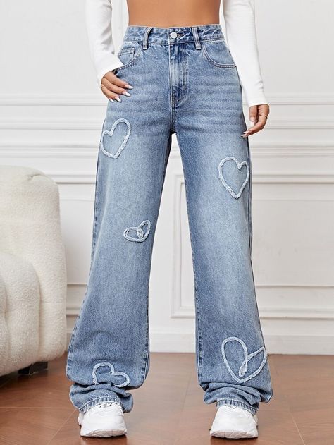 Heart Jeans Outfit, Jeans With Hearts, Jeans With Designs, Heart Jeans, Heart Pants, Unique Jeans, Look Casual Chic, Patterned Jeans, Fashionista Clothes