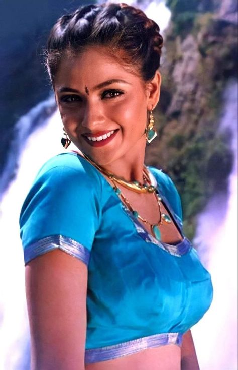 Simran Bagga, Simran Actress, South Indian Blouse, Romantic Wedding Songs, Cool Face, Indian Blouse, Indian Bollywood, Actress Pics, Beautiful Smile Women