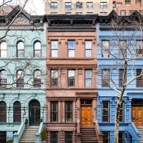 Due to the short-term rental registration law, going into effect in New York City this month, visitors will have less accommodation options. Upper West Side Manhattan, Different House Styles, Row Houses, Rental Application, Apartment Buildings, Cost To Build, Upper West Side, Construction Cost, Row House