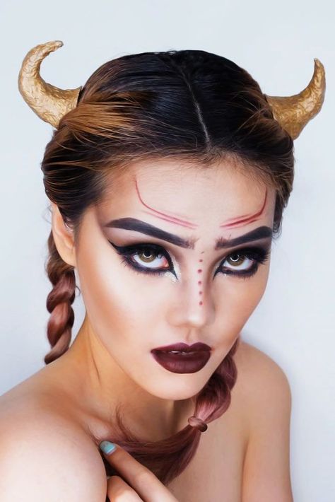 Taurus Halloween Costume, Taurus Cosplay, Zodiac Crafts, Zodiac Makeup, Double Braids, Halloween Hairstyles, Casual Halloween, Double Braid, Simple Eye Makeup