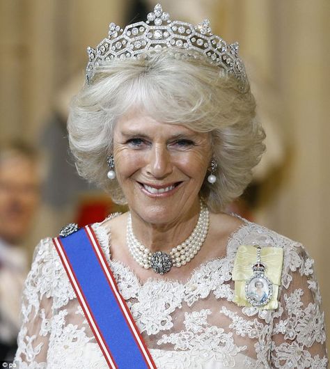 Camilla, Duchess of Cornwall dressed the part of a queen-in-waiting in a sparkling tiara that has been in the royal family for over 90 years. (Personally, I'm begrudgingly learning to accept this.) Camila Parker, Prinz Charles, Camilla Duchess Of Cornwall, Prince Charles And Camilla, Prinz Harry, Queen Camilla, Camilla Parker Bowles, Elisabeth Ii, Isabel Ii