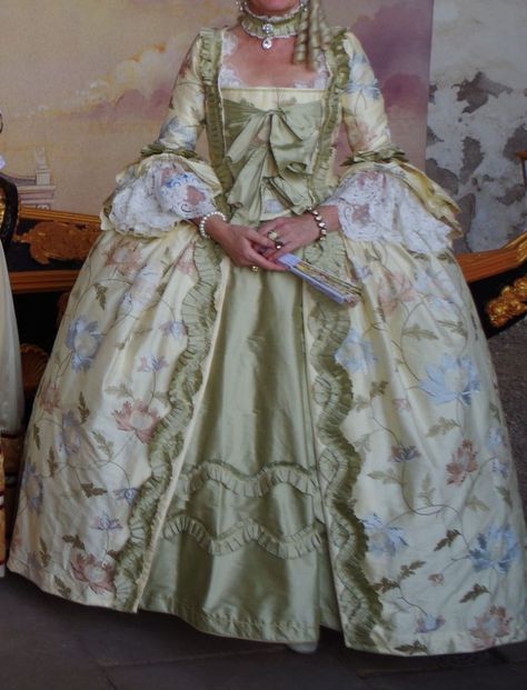 1760s Dress, 1700s Fashion Women, Roccoco Dresses, 1770s Dress, 1770s Fashion, Rococo Aesthetic, Georgian Dress, 18th Century Dresses, 1700 Fashion