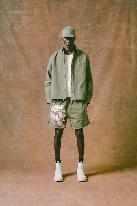 John Elliott Men's Spring 2025 Ready-to-Wear Collection [PHOTOS] John Elliott, Zooey Deschanel, Menswear Inspired, Mens Fashion Summer, Mens Spring, Male Beauty, Business Fashion, Hat Fashion, View Photos