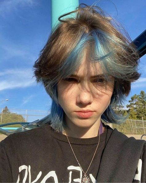 Trans Boy Haircut, Ftm Haircuts, Blue Hair Aesthetic, Blue Hair Highlights, Short Dyed Hair, Short Grunge Hair, A Leap Of Faith, Hair Inspiration Short, Female Celebrities