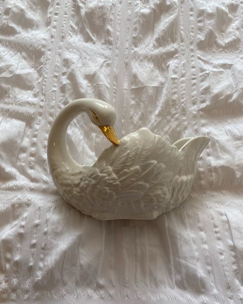 do not repost
swan vase. antique. thrifting. vintage. coquette. girlblogger. Antique Thrifting, Swan Vase, Thrifting Vintage, Coquette Girlblogger, Vase Antique, Vintage Coquette, Vase, Quick Saves