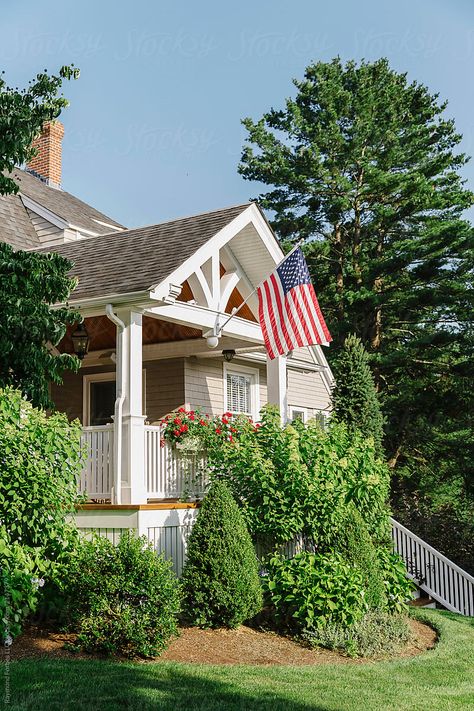 Flag On Front Porch, Porch Landscape, Front Porch Landscape, Vintage Americana Aesthetic, America Flag Wallpaper, Life In Usa, American Wallpaper, Porch Landscaping, Americana Aesthetic