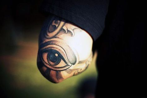 #elbow #tattoo #tattoos #ideas #designs #men #formen #menstattooideas Elbow Tattoos For Men, Realistic Eye Tattoo, Tattoo Words, Tattoo Eye, Spider Web Tattoo, Elbow Tattoo, Web Tattoo, Trendy Eyeshadow, Elbow Tattoos