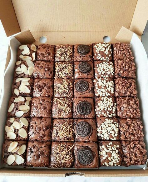 Brownie Packaging, Kek Lapis, Resep Brownies, Baking Packaging, Box Brownies, Brownie Toppings, Dessert Packaging, Baking Business, Best Brownies