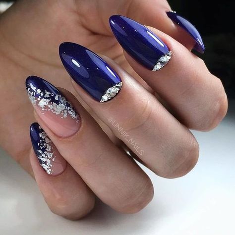 22 Trendy Blue and Silver Nails Ideas: Elegant Designs for Every Nail Type and Occasion Marine Blue Nails, Blue Gem Nails, Navy And Silver Nails, Royal Blue Nails Designs, Blue Wedding Nails, Nail Art Bleu, Sapphire Nails, Blue Prom Nails, Blue And Silver Nails