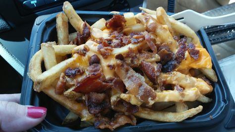 Baconator Fries - Wendy's No one should ever eat these - but I did anyway! Wendy’s Baconator Fries, Wendys Baconator Fries, Baconator Fries, Food Babe, Food Therapy, Hawaiian Pizza, Good Eats, Bacon, Pizza