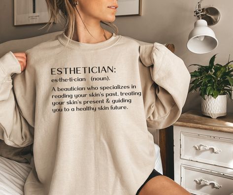 Esthetician Definition, Esthetician Clothes, Esthetician Graduation Gift, Esthetician Apparel, Esthetics School, Artist Definition, Esthetician Inspiration, Esthetician Marketing, Skin Therapist