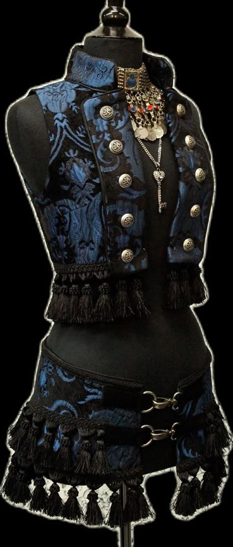 Moda Steampunk, Tapestry Vest, Black Tapestry, Steampunk Costume, Steampunk Clothing, Steampunk Fashion, Fantasy Clothing, Fantasy Fashion, Cool Clothes