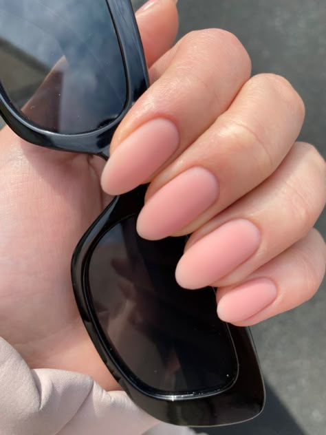 fresh manicure nude matt nails Natural Pink Matte Nails, Matte Blush Nails, Nude Pink Dip Powder Nails, Matte Light Pink Nails, Pink Rounded Nails, Pinky Nude Nails Almond, Natural Nails Matte, Neutral Nails Matte, Matt Nude Nails