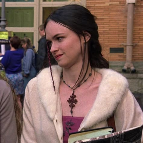 Susan May Pratt - Mandella Mandella 10 Things I Hate About You, Susan May Pratt, 90s Witch, Movie Inspiration, Medieval Girl, Feminine Urge, 10 Things I Hate About You, Enjoy The Silence, 2000s Fashion Outfits