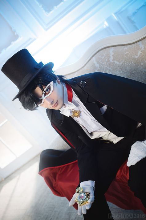 Sailor Moon - Mamoru Chiba (Tuxedo Mask) by Mamoru-kun - Imgur Formal Cape, Sailor Moon And Friends, Paisley Tuxedo, Sailor Moon Tuxedo Mask, Mask Steampunk, Prince Endymion, Sailor Moon Costume, Mamoru Chiba, Moon Costume