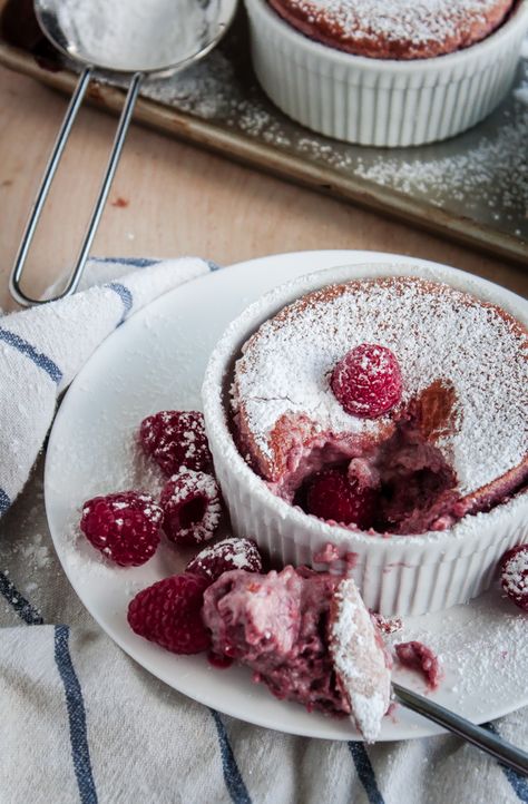 Raspberry Soufflés Raspberry Souffle Recipes, Summer Tapas, Raspberry Souffle, Dessert Souffle, Raspberry Recipe, Raspberry Puree, Souffle Recipes, Raspberry Recipes, Molten Chocolate