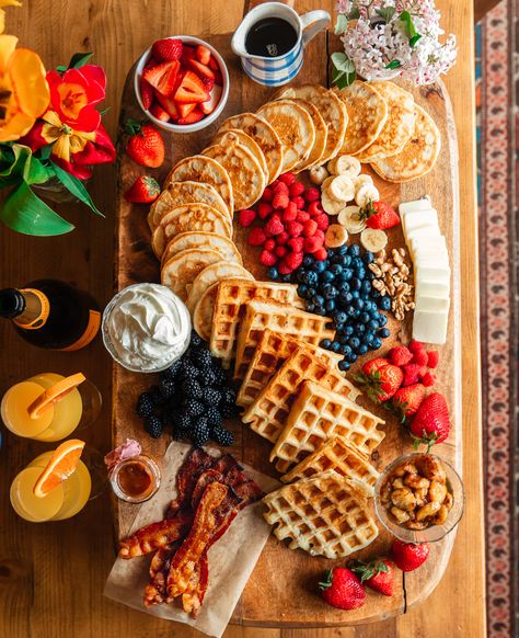 Pancake Charcuterie Board - Classy Girls Wear Pearls Breakfast Boards, Charcuterie Ideas, Breakfast Platter, Charcuterie Board Ideas, Charcuterie Inspiration, Food Boards, Party Food Platters, Charcuterie And Cheese Board, Charcuterie Recipes