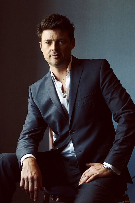 Karl Urban - hello fellow kiwi. Saw you first in LOTR and I was officially urbanized <3 Headshots Male, A Man In A Suit, Jesse Metcalfe, Man In A Suit, Star Trek Into Darkness, Avan Jogia, Vincent Cassel, Ryan Guzman, Jonathan Rhys Meyers