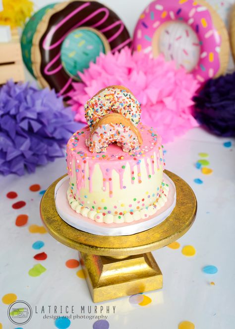 One Year Cake Smash, One Year Cake, Donut Birthday Cake, Smash Cake Girl, Baby Cake Smash, Birthday Donuts, Donut Birthday Parties, One Year Birthday, 1st Birthday Cake Smash