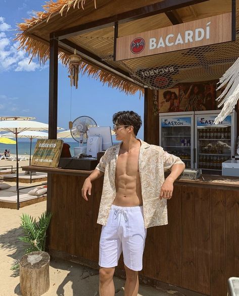 Beach Aesthetic Outfits For Men, Men Picture Poses Aesthetic, Asian Men Beach Outfit, Man On Beach Aesthetic, Guys Beach Outfit Aesthetic, Beach Party Men Outfit, Beach Poses For Men Photo Ideas, Summer Poses Photo Ideas Men, Beach Pose Ideas For Men