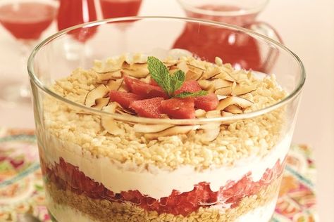 This guilt-free healthy breakfast trifle recipe is everyone-friendly. Enjoy the layers of fruit, gluten-free granola, dairy-free yogurt, crisps and coconut. Breakfast Trifle, Dairy Free Trifle, Gfcf Recipes, Dairy Free Breakfast Recipes, Trifle Recipes, Trifle Dish, Dairy Free Breakfasts, Gluten Free Granola, Dairy Free Yogurt