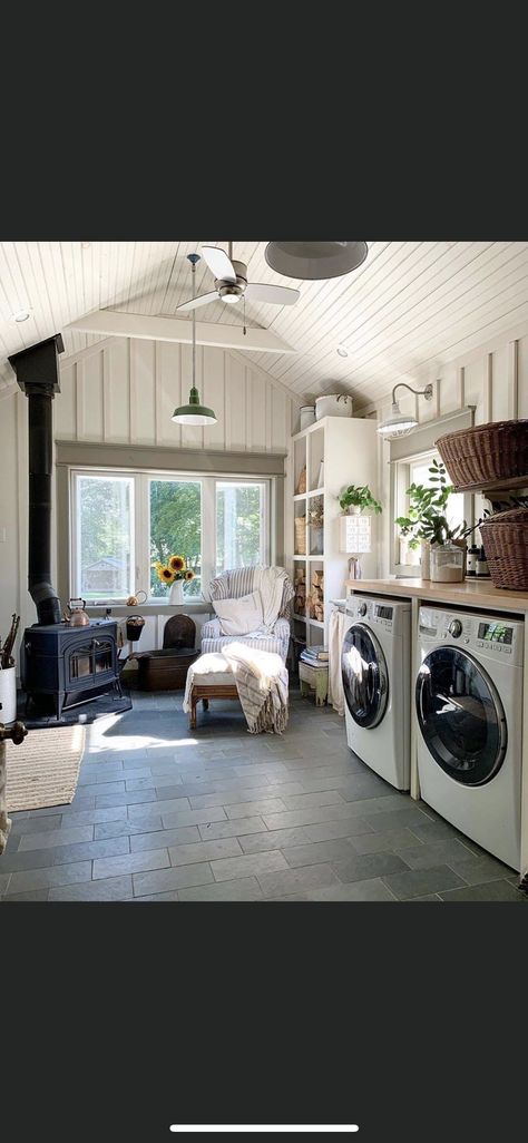 Laundry room, sunroom combo. Cozy. Farmhouse. Mud Room Addition, Mud Room Laundry Room Combo, Laundry Room Addition, Farmhouse Sunroom, Laundry Room Combo, Batten Walls, Small Sunroom, Laundry Room/mud Room, Farmhouse Shop