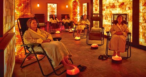 Himalayan Salt Room Design, Indoor Jacuzzi Room Ideas, Cave Activity, Home Spa Room Ideas, Sauna Room Ideas, Day Spa Interiors, Massage Studio Ideas, Spa Relaxation Room, Apothecary Room