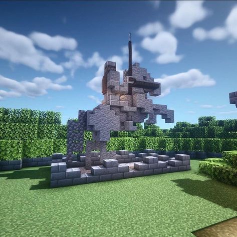 Minecraft Builds  Inspiration on Instagram: “Awesome Horse Statue 🐎 by @nastikcraft ———————————————————————— ~ @bestbuildsmc  @bestbuildsmc  @bestbuildsmc ~ #minecraft #minecraftbuild…” Minecraft Carriage Design, Minecraft Medieval Statues, Midevel Castles Minecraft, Minecraft Goat Statue, Minecraft Castle Details, Minecraft Medieval Statue, Statue Ideas Minecraft, Minecraft Statue Design, Minecraft Small Statue Ideas