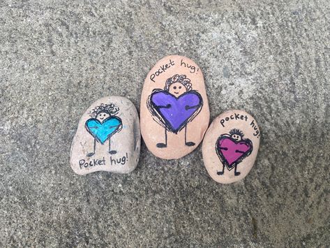 Hug Rock Painting, Pocket Hug Rock Painting, Pocket Hug Painted Rocks, Pocket Hug Rocks, Pocket Hug Rock, Pocket Rocks, Girl Craft, Rock Creations, Pocket Hugs