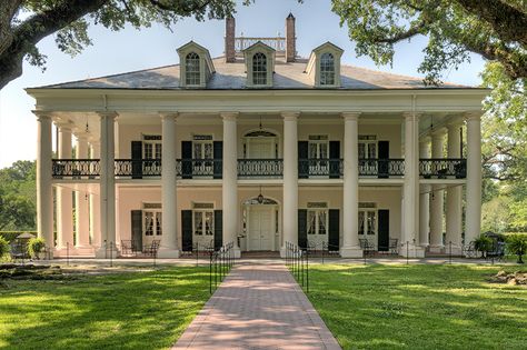 Old Southern Homes, French Colonial Style, Antebellum Architecture, Louisiana Plantations, Greek Revival Home, Southern Mansions, Southern Architecture, Southern Plantations, Antebellum Homes