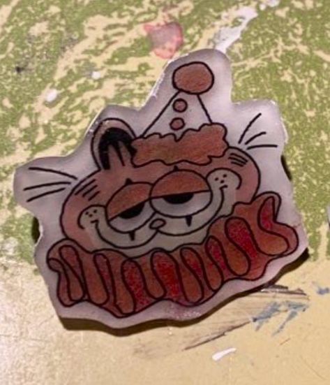 Garfield White Background, Clown Garfield, Garfield Tattoo, Shrink Charms, Elmo Videos, Clown Stuff, Diy Projects Gifts, Funny Phone Wallpaper, I Think Of You