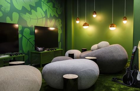 Office Game Room - King (Candy Crush Saga) Stockholm offices. Great Bean Bag chairs. Colorful Office Design, Break Area, Gaming Lounge, Forest Room, Candy Crush Saga, Office Games, Flipped Classroom, Office Colors, Game Room Design