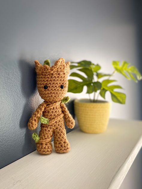 Crochet Groot Free Pattern, Groot Crochet Pattern Free, Crochet Groot, Groot Crochet, Groot Toy, Small Crochet Gifts, Crochet Baby Toys, Crochet Animals Free Patterns, Crochet Quilt