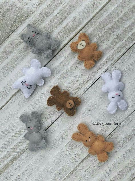 Felt Kitten Pattern, Sewing Stuffed Toys, Felt Diy Gifts, Felt Animal Templates, Sew Felt Animals, Cute Crafts To Sell, Small Things To Sew, Cute Felt Animals, Felt Stuffed Animals