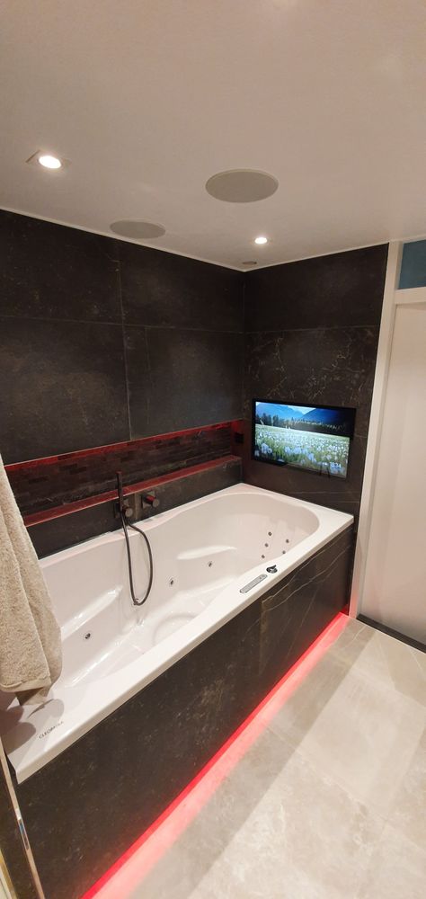 #jacuzzi# #tv# #cleopatra# #uniquestone# Bathtub Tv, Bathroom With Tv, Bathtub With Tv, 2 Person Bathtub, Jacuzzi Bathroom, Indoor Jacuzzi, Deep Tub, Tv In Bathroom, Double Bath