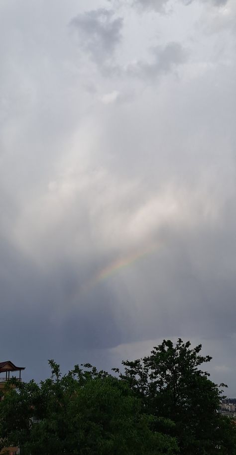 Cloudy Rainy Sky Aesthetic, Cloudy Sky Snap, Rainy Clouds Aesthetic, Rainy Day Sky, Cloudy Weather Aesthetic, Rainy Day Snap, Rainy Day Pics, Rainy Day Clouds, Cloudy Day Aesthetic