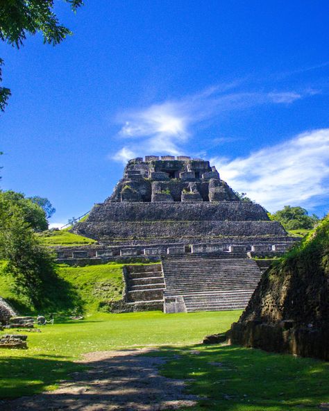 This place is un-Belize-ably beautiful! 🇧🇿 My first full day in Belize was nothing short of amazing. I started with a walk to the Xunantunich Mayan Ruins, exploring the ancient ceremonial centre of the Mayan civilization in the Belize Valley region. The history and architecture were absolutely breathtaking, making it easy to imagine what life might have been like here centuries ago. After soaking in all that history, I headed off for some adventure—cave tubing! Gliding through the cool rive... Belize Mayan Ruins, Mayan Culture, Mayan Ruins, What Is Life About, Belize, Archaeology, Travel Guide, History, Architecture