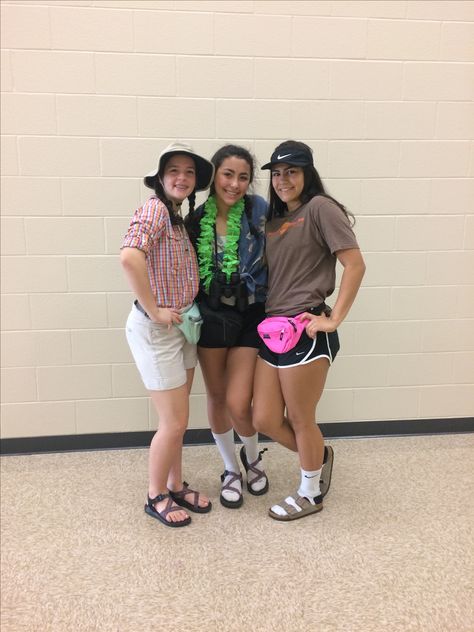 Day two of spirit week!! Tack Tourist Tuesday Tacky Tourist Outfit Spirit Weeks, Tourist Dress Up Day, Tourist Outfit Spirit Week, Tacky Tourist Outfit, Tacky Tourist Costume, Hoco Themes, Hawaiian Party Outfit, Tourist Costume, Tacky Tourist