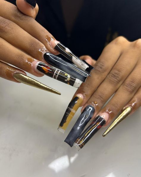 #partynextdoor concert nails🎶 . Book under, “Complex feature nail” Price: £50 Length: 10magnets Shape: Square + Stilletto . . . . . #nails #nailsofinstagram #nailsnailsnails #nailsart #nailstagram #nailsdesign #nailart #naildesign #nailporn #nailaddict #nailinspo #acrylics #acrylicnails #acrylicsnails #Luton #lutonnails #Lutonnailtech Partynextdoor Concert, Feature Nail, Concert Nails, Nail Prices, Nail Tech, Nail Inspo, Acrylic Nails, Nail Designs, Nail Art