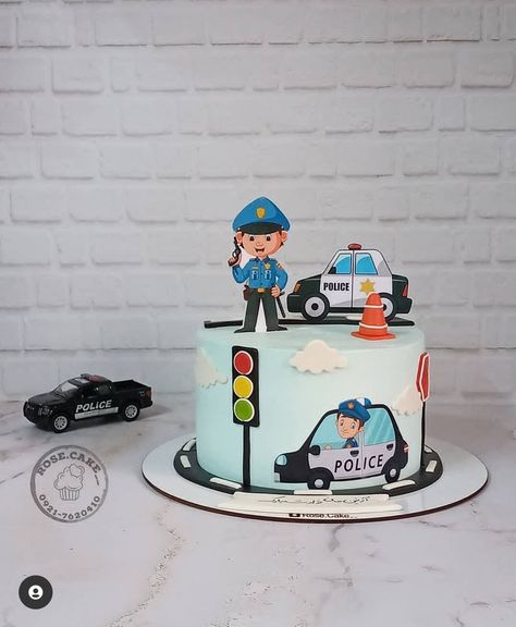 Police Car Cakes For Boys, Police Cake Design, Tort Roblox, Police Themed Cake, Policeman Birthday Party, Police Car Cakes, Police Birthday Cakes, Police Cake, Car Cakes For Boys