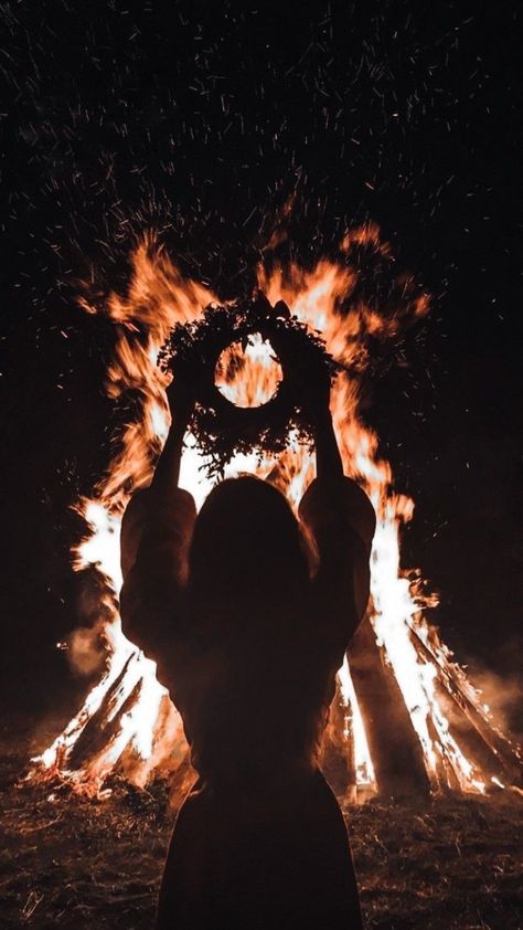 Ancestral Aesthetic, Fire Sign Aesthetic, Magic Aesthetic, Season Of The Witch, Beltane, Beautiful Dark Art, Witch Aesthetic, Witchy Vibes, Dark Photography