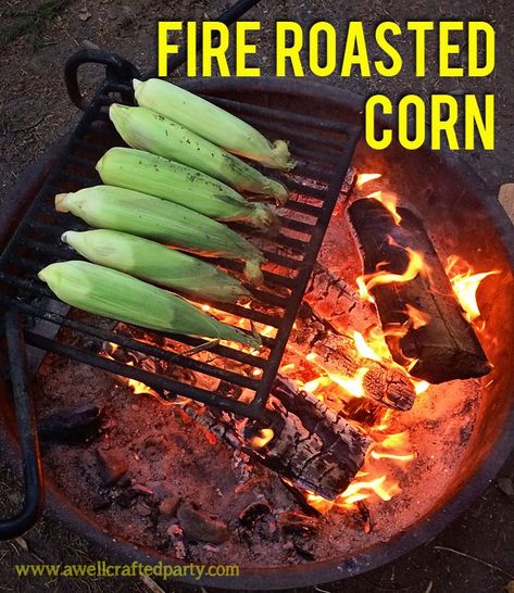 Cooking Corn On Cob, No Cook Camping Meals, Fire Pit Recipes, Fire Pit Food, Roasted Corn On The Cob, Fire Roasted Corn, Cooking Sweet Corn, Campfire Foods, Fire Recipes