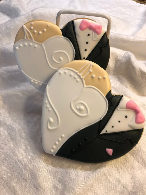 Bride And Groom Cookies Decorated, Wedding Sugar Cookies Decorated, Bride And Groom Cookies, Wedding Sugar Cookies, Bride Cookies, Wedding Cookies Decorated, Wedding Shower Cookies, Engagement Cookies, Bridal Cookies