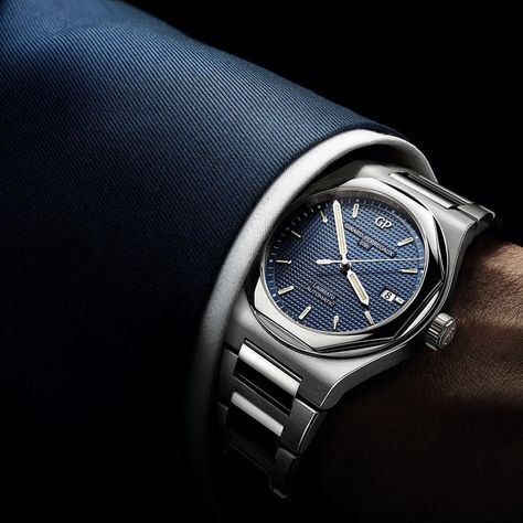 Girard Perregaux, Mens Gadgets, Luxury Watches For Men, Watch Design, Jaeger Watch, Luxury Watches, Omega Watch, Gadgets, Blue