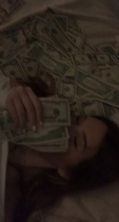 Real Money Pictures, Vision Board Pics Money, Girl With Money Aesthetic, Aesthetic Money Pics, Teagan Core Aesthetic, Insta Dump Pics Aesthetic, Aesthetic Money Wallpaper, Wallpaper Money Aesthetic, Money Girl Aesthetic